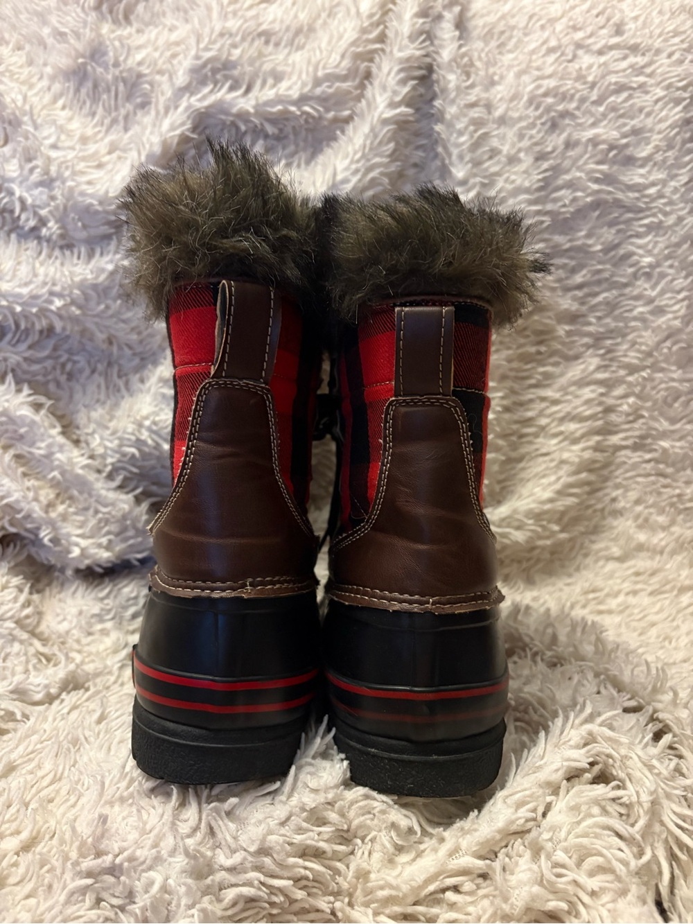 “Almost New” Natural Reflections Red Buffalo Plaid Faux Fur Winter Rain Boots - Picture 4 of 6